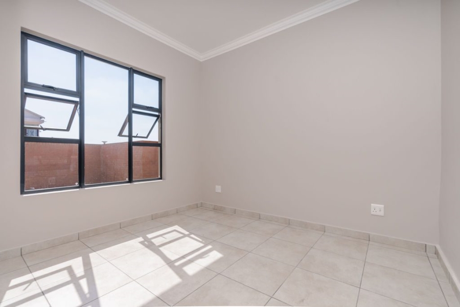 3 Bedroom Property for Sale in Silver Lakes Gauteng