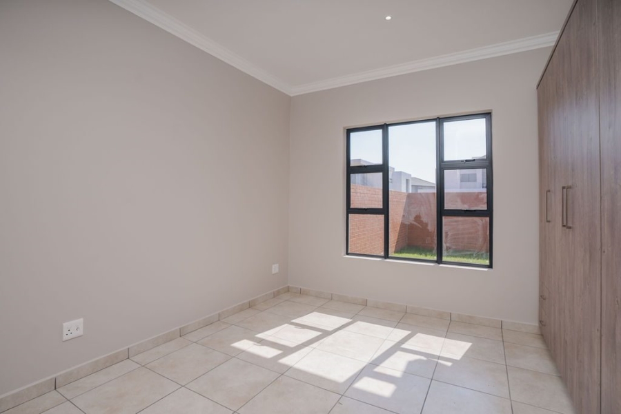 3 Bedroom Property for Sale in Silver Lakes Gauteng