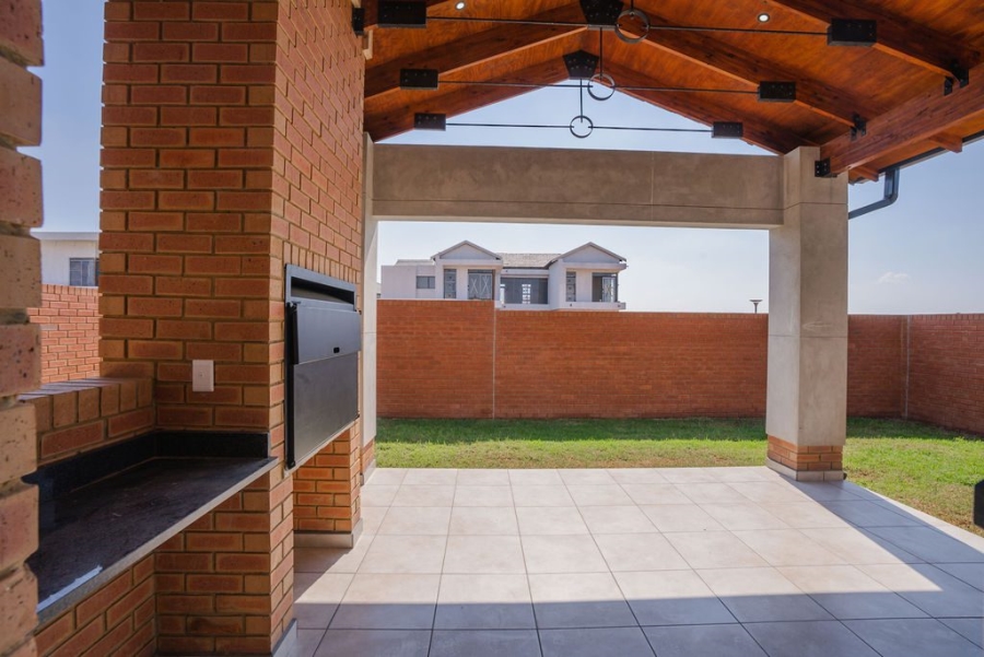 3 Bedroom Property for Sale in Silver Lakes Gauteng