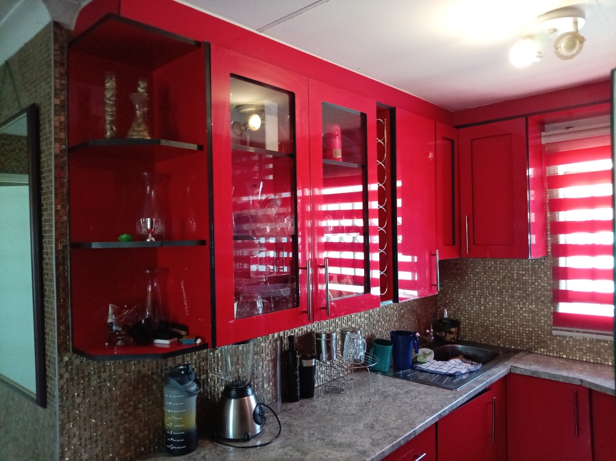 2 Bedroom Property for Sale in Crystal Park Gauteng