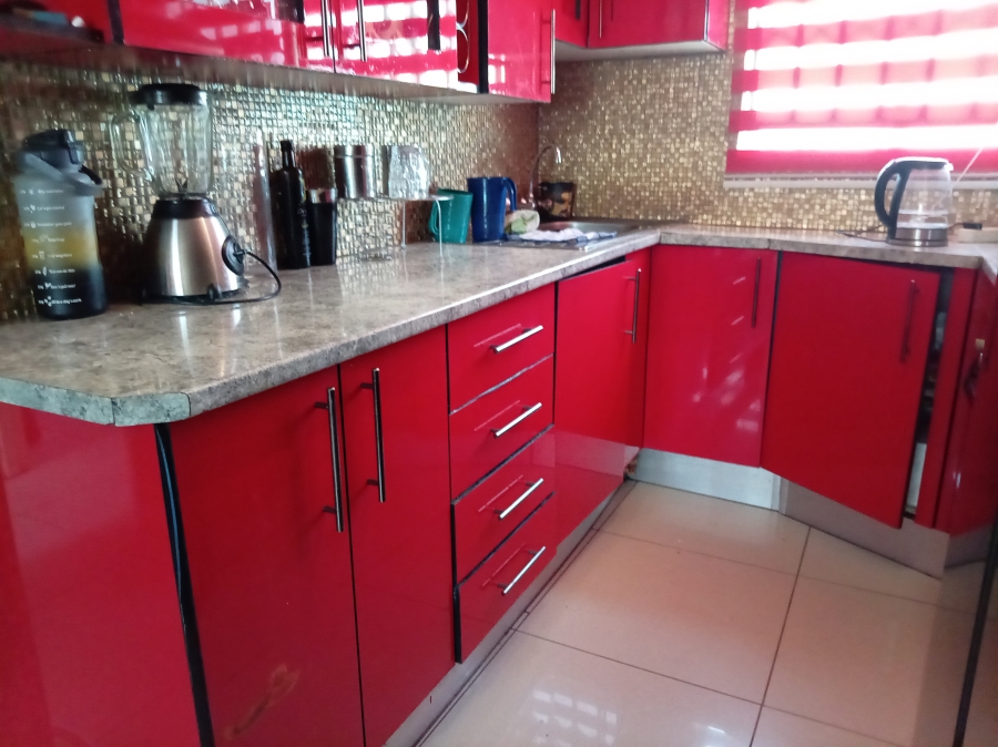 2 Bedroom Property for Sale in Crystal Park Gauteng