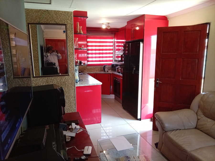 2 Bedroom Property for Sale in Crystal Park Gauteng