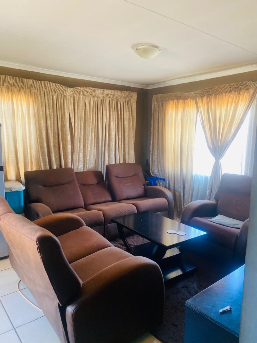 2 Bedroom Property for Sale in Protea Glen Gauteng