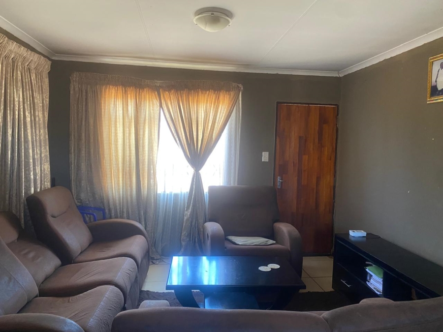 2 Bedroom Property for Sale in Protea Glen Gauteng