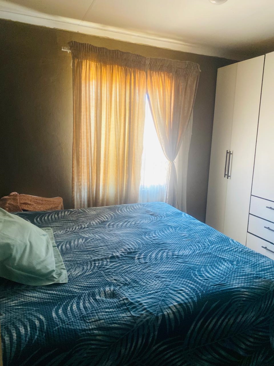 2 Bedroom Property for Sale in Protea Glen Gauteng