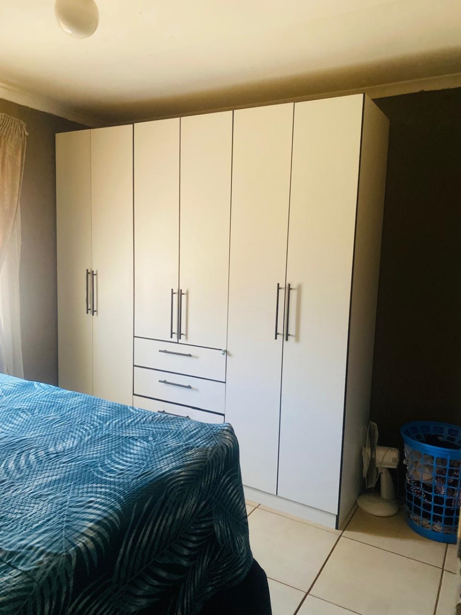 2 Bedroom Property for Sale in Protea Glen Gauteng