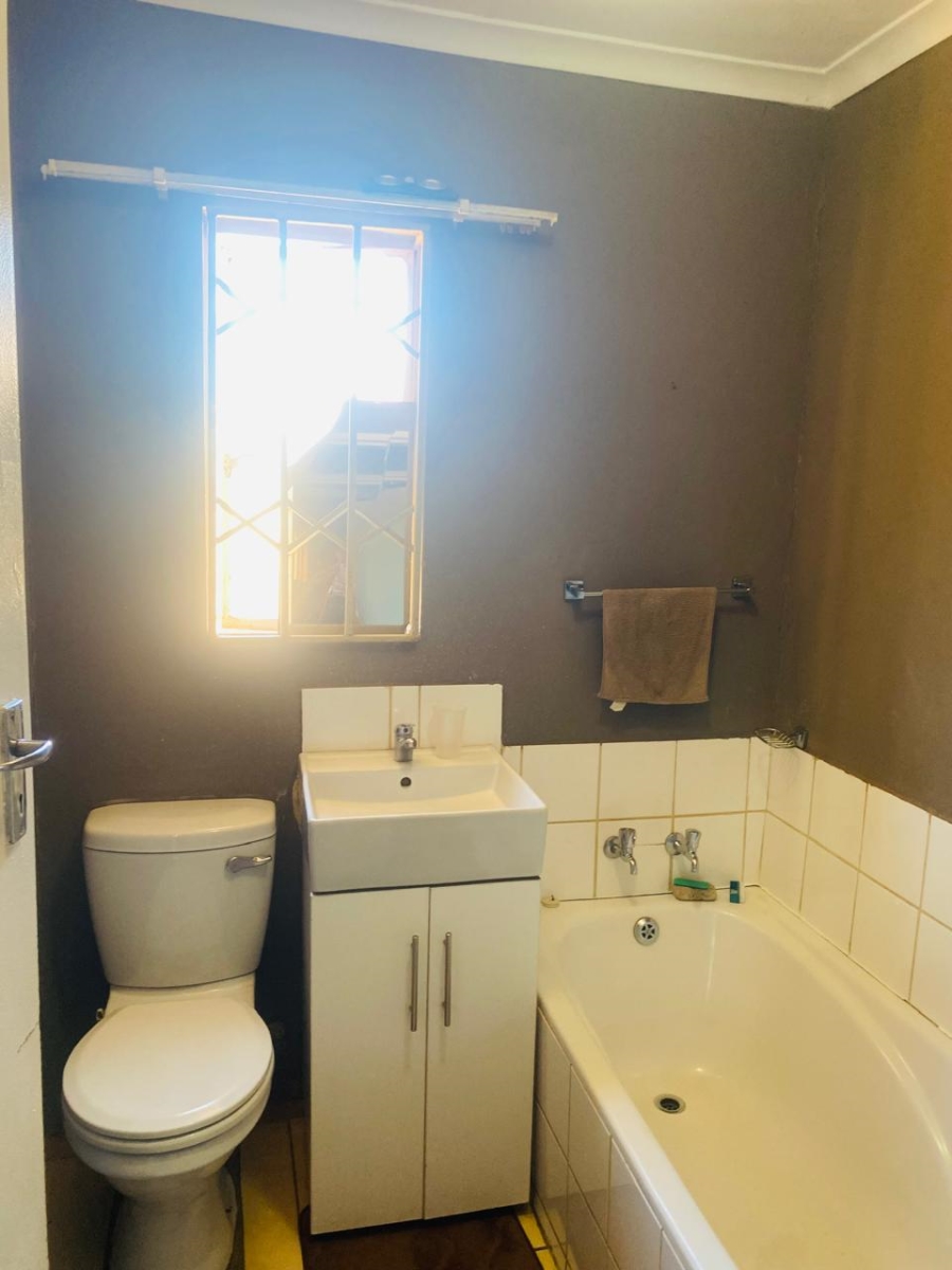 2 Bedroom Property for Sale in Protea Glen Gauteng