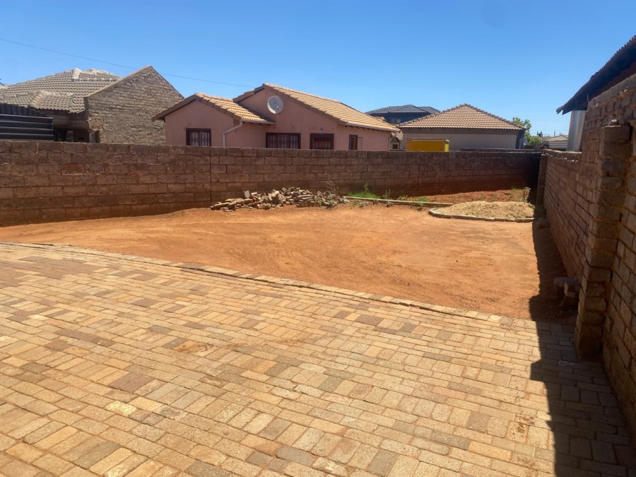 2 Bedroom Property for Sale in Protea Glen Gauteng
