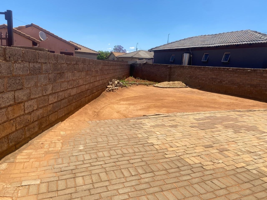 2 Bedroom Property for Sale in Protea Glen Gauteng