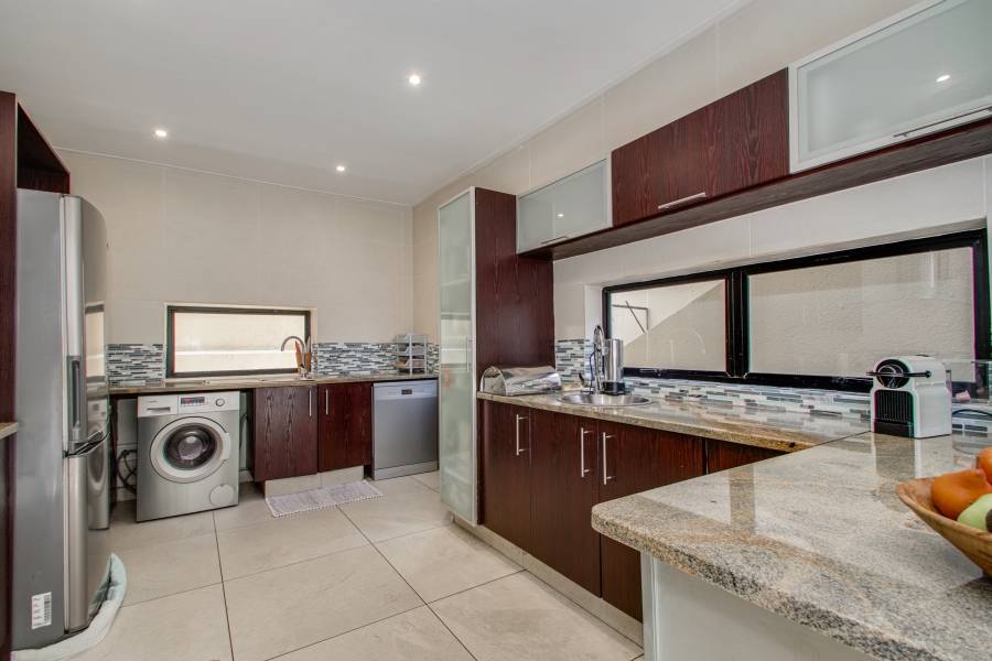 3 Bedroom Property for Sale in Bryanston Gauteng