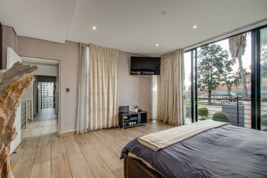 3 Bedroom Property for Sale in Bryanston Gauteng