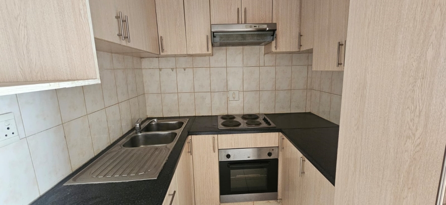 To Let 2 Bedroom Property for Rent in Lambton Gauteng
