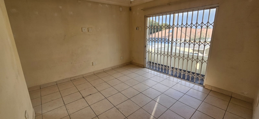 To Let 2 Bedroom Property for Rent in Lambton Gauteng