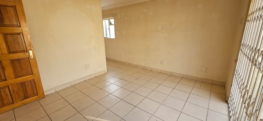 To Let 2 Bedroom Property for Rent in Lambton Gauteng