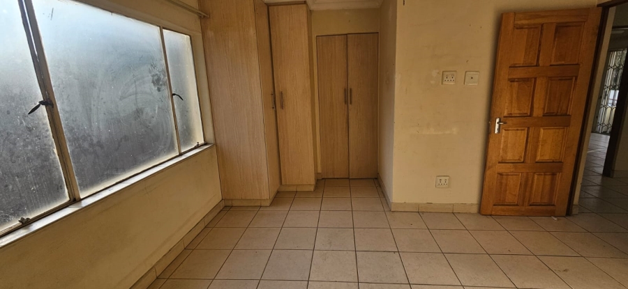 To Let 2 Bedroom Property for Rent in Lambton Gauteng