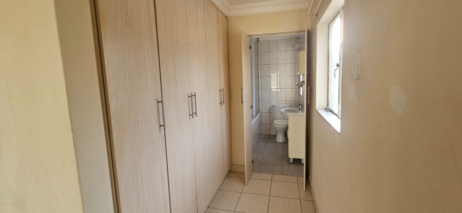 To Let 2 Bedroom Property for Rent in Lambton Gauteng