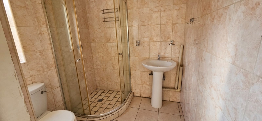 To Let 2 Bedroom Property for Rent in Lambton Gauteng