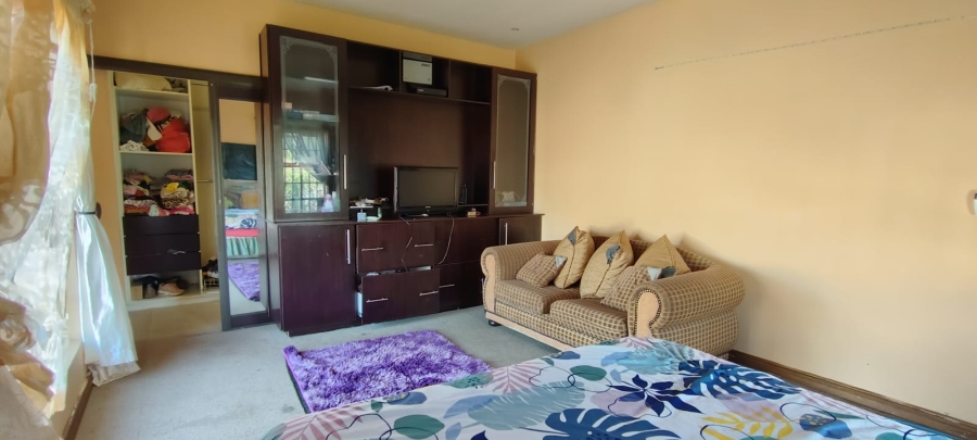 5 Bedroom Property for Sale in Westonaria Gauteng
