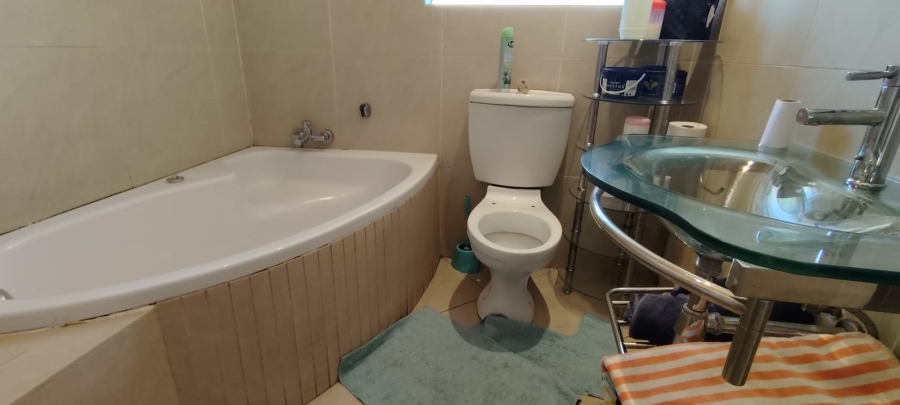 5 Bedroom Property for Sale in Westonaria Gauteng