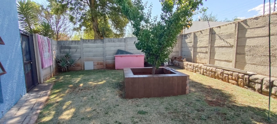 5 Bedroom Property for Sale in Westonaria Gauteng