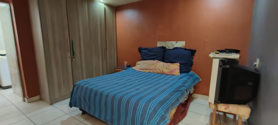 5 Bedroom Property for Sale in Westonaria Gauteng