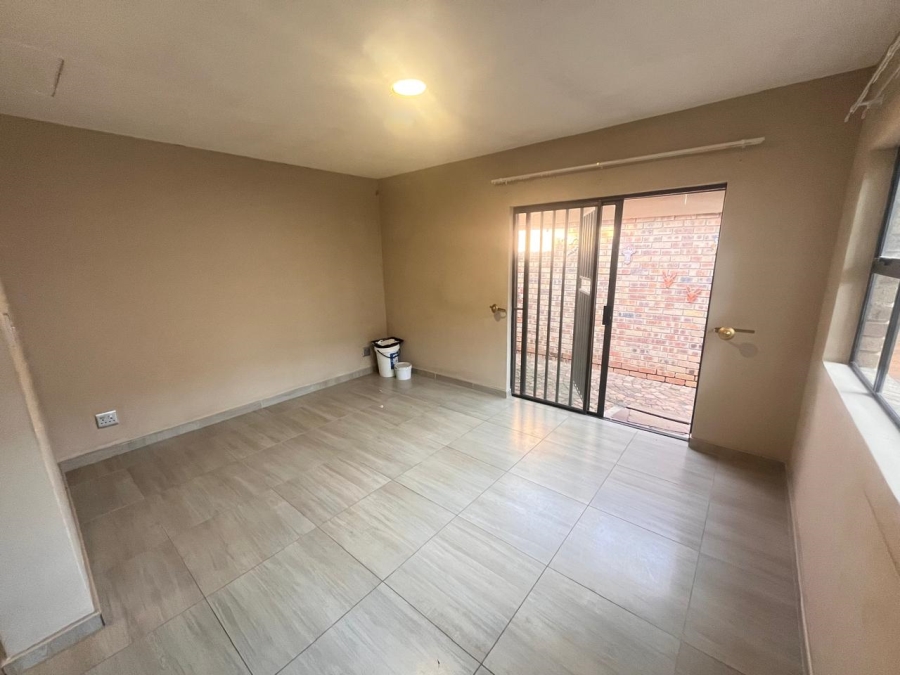 3 Bedroom Property for Sale in Helderkruin Gauteng