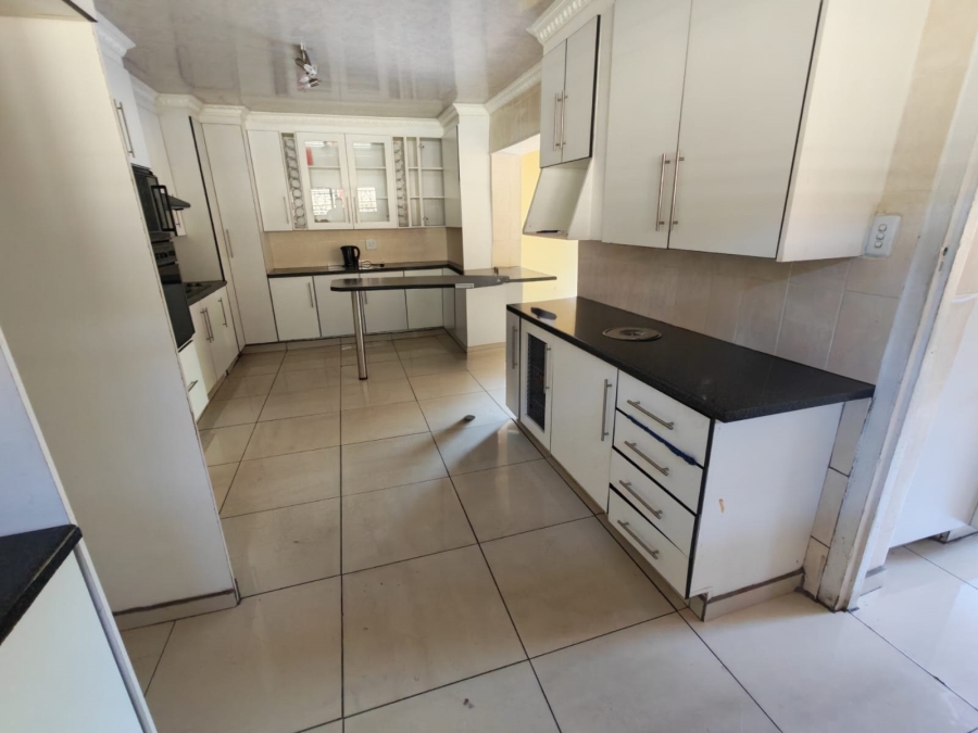 4 Bedroom Property for Sale in Selcourt Gauteng
