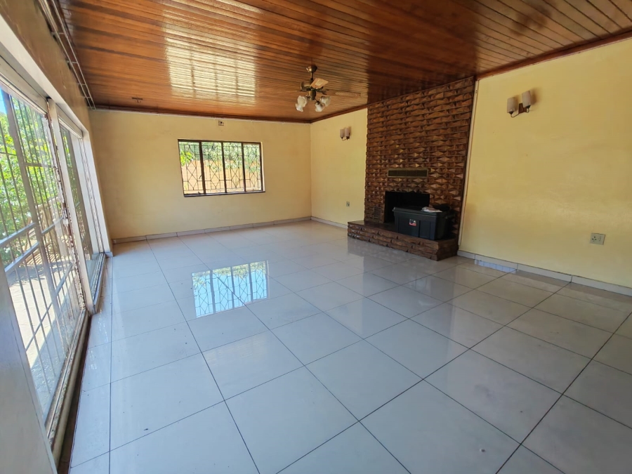 4 Bedroom Property for Sale in Selcourt Gauteng