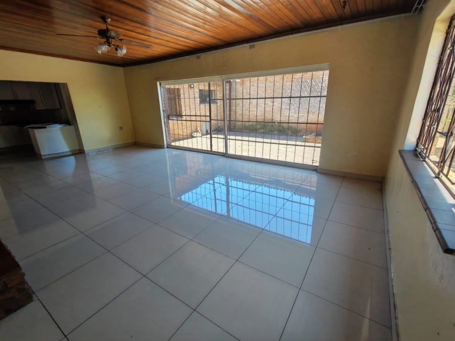4 Bedroom Property for Sale in Selcourt Gauteng