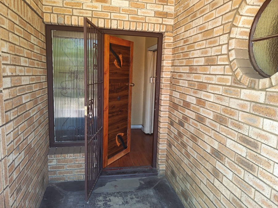 4 Bedroom Property for Sale in Selcourt Gauteng