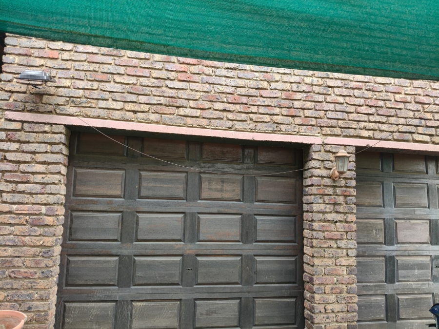 3 Bedroom Property for Sale in Verwoerdpark Gauteng