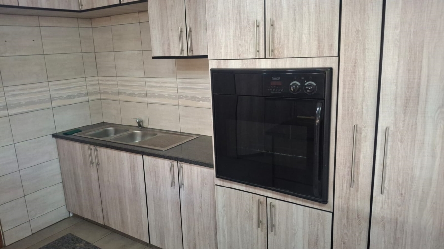 3 Bedroom Property for Sale in Farrarmere Gauteng