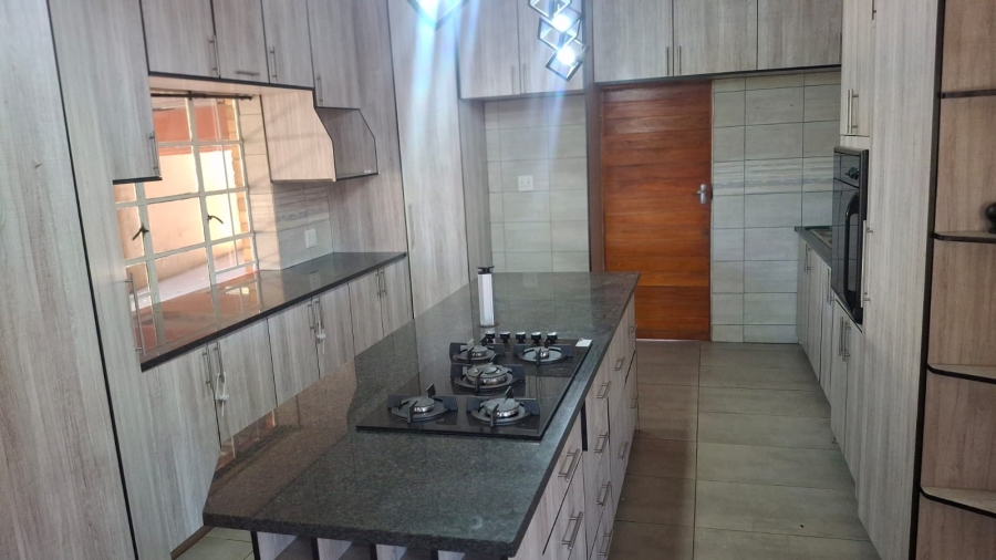 3 Bedroom Property for Sale in Farrarmere Gauteng