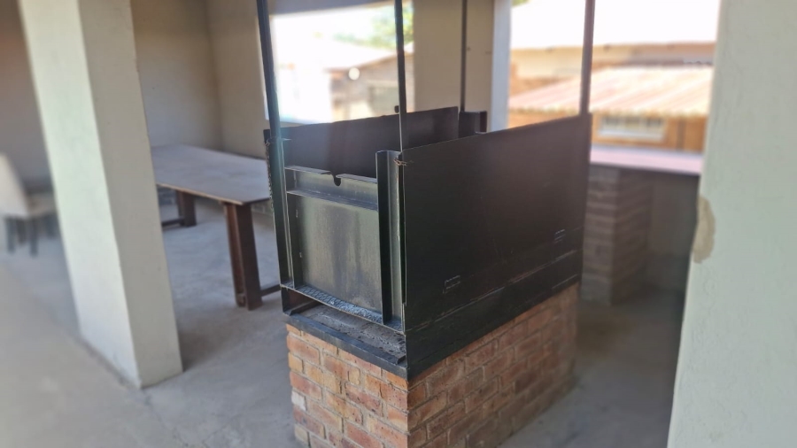 3 Bedroom Property for Sale in Farrarmere Gauteng