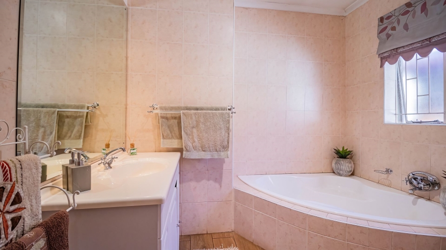 4 Bedroom Property for Sale in Parkrand Gauteng
