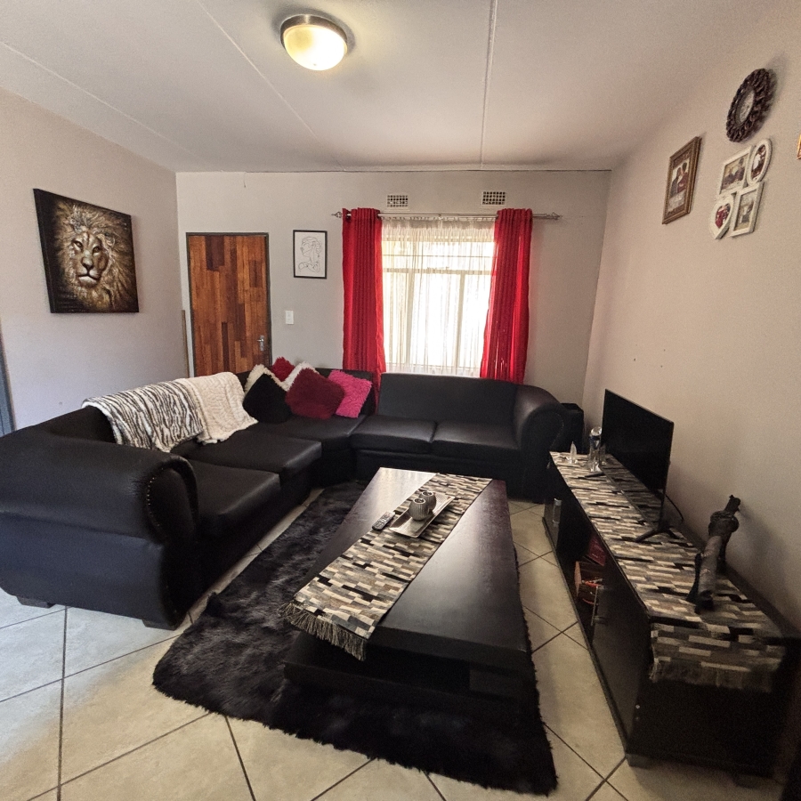2 Bedroom Property for Sale in Jabulani Gauteng