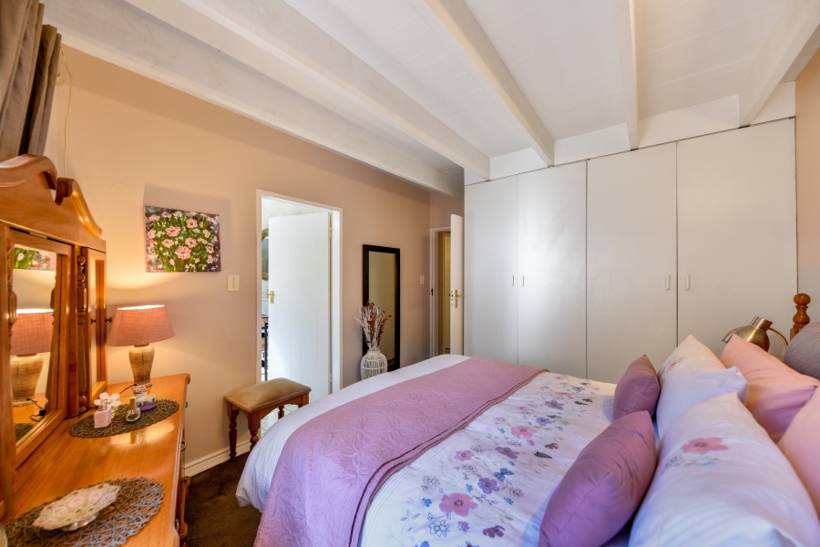 4 Bedroom Property for Sale in Faerie Glen Gauteng