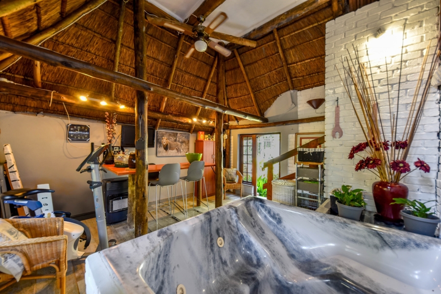 4 Bedroom Property for Sale in Faerie Glen Gauteng