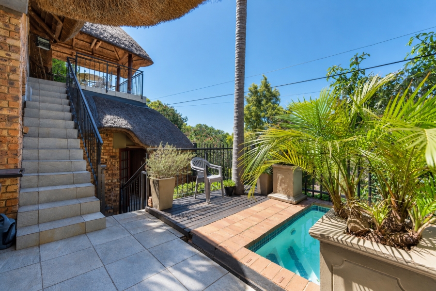 4 Bedroom Property for Sale in Faerie Glen Gauteng