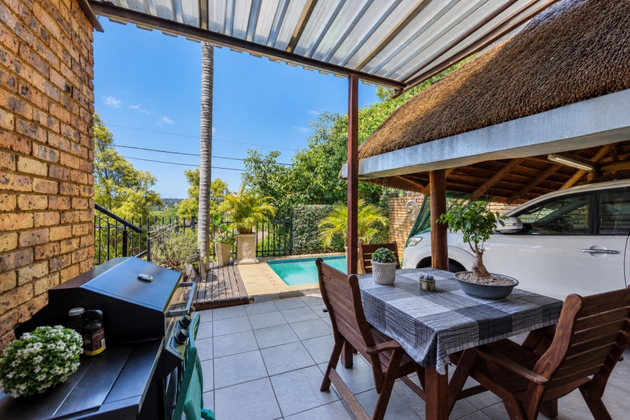 4 Bedroom Property for Sale in Faerie Glen Gauteng