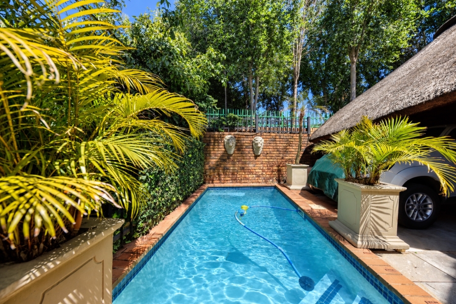 4 Bedroom Property for Sale in Faerie Glen Gauteng