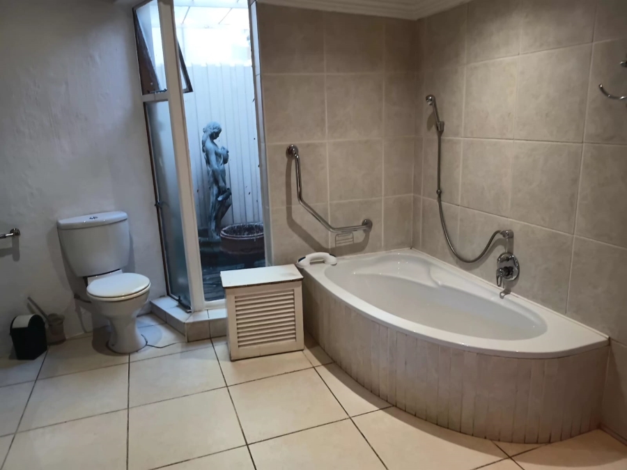 3 Bedroom Property for Sale in Waterkloof Ridge Gauteng