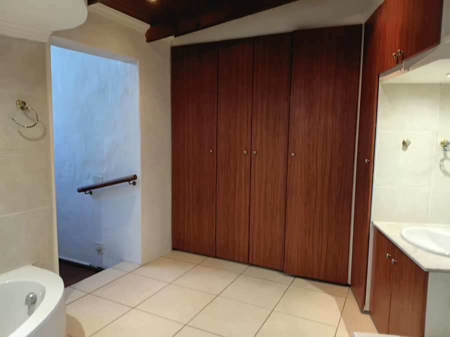 3 Bedroom Property for Sale in Waterkloof Ridge Gauteng