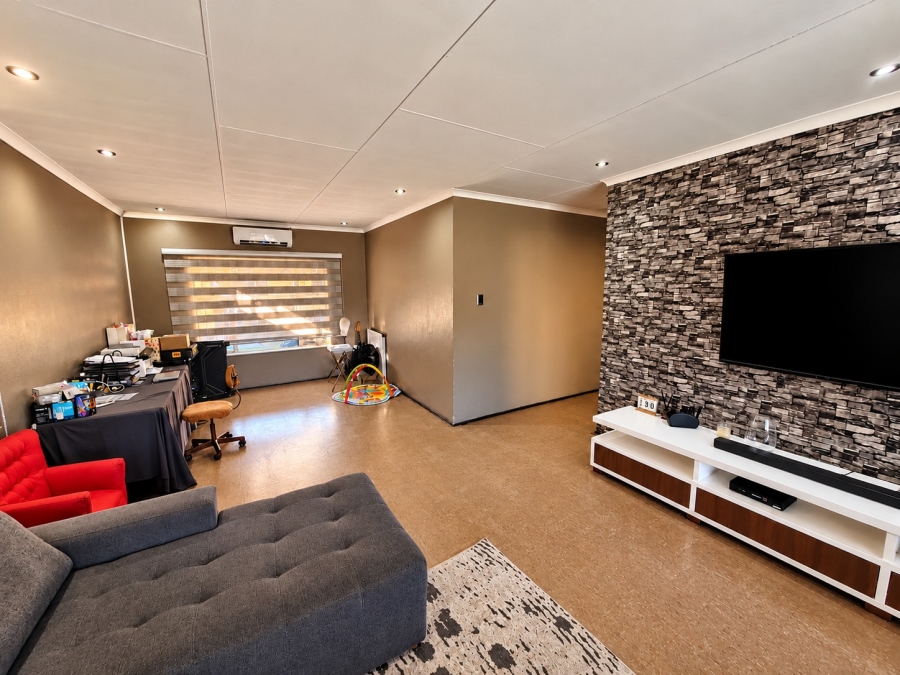 3 Bedroom Property for Sale in Vanderbijlpark CE 4 Gauteng