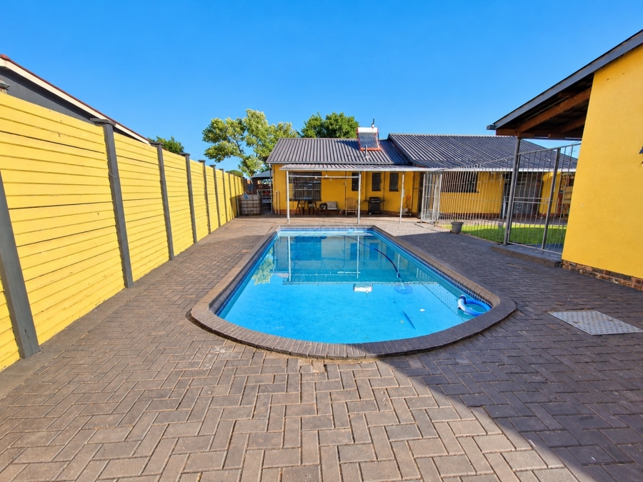 3 Bedroom Property for Sale in Vanderbijlpark CE 4 Gauteng