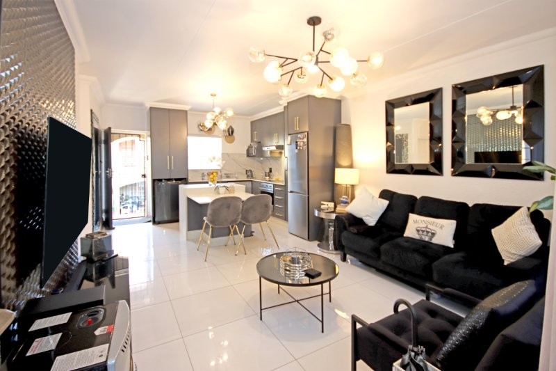 2 Bedroom Property for Sale in Robindale Gauteng