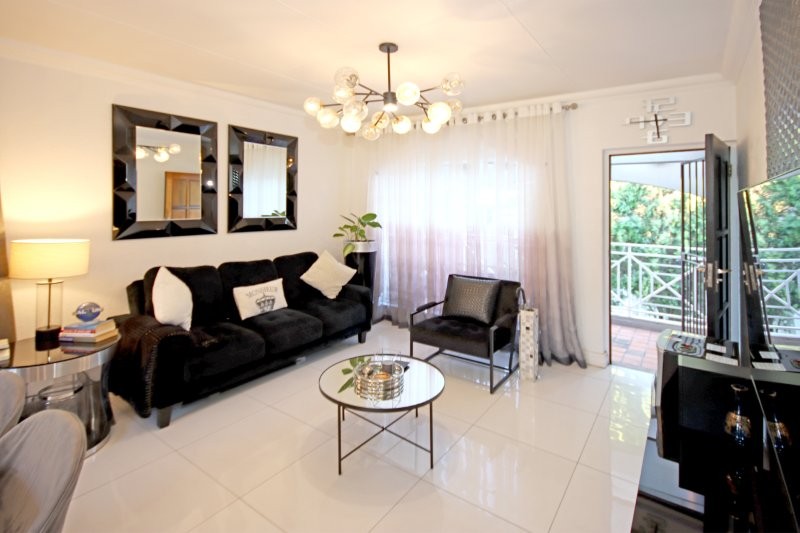 2 Bedroom Property for Sale in Robindale Gauteng