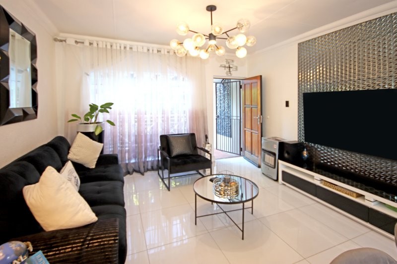 2 Bedroom Property for Sale in Robindale Gauteng