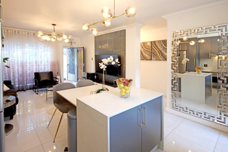 2 Bedroom Property for Sale in Robindale Gauteng