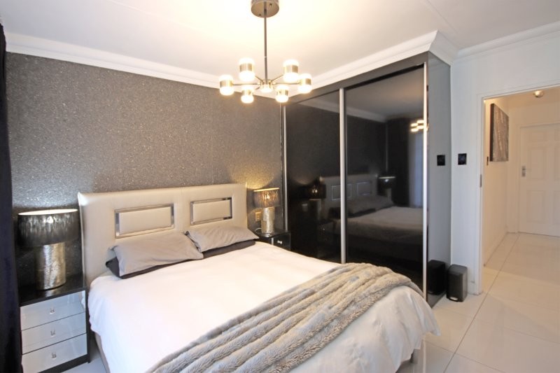 2 Bedroom Property for Sale in Robindale Gauteng
